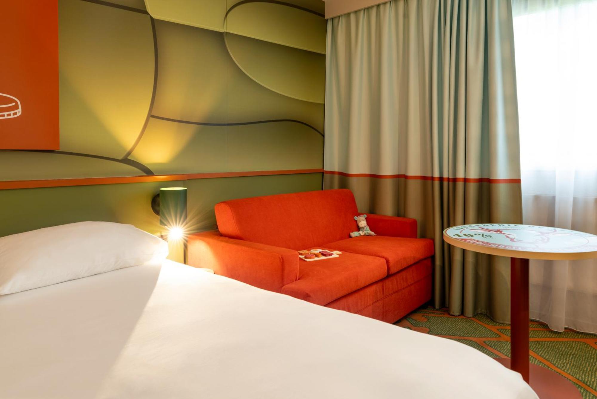 Ibis Styles Lisieux Normandie Εξωτερικό φωτογραφία