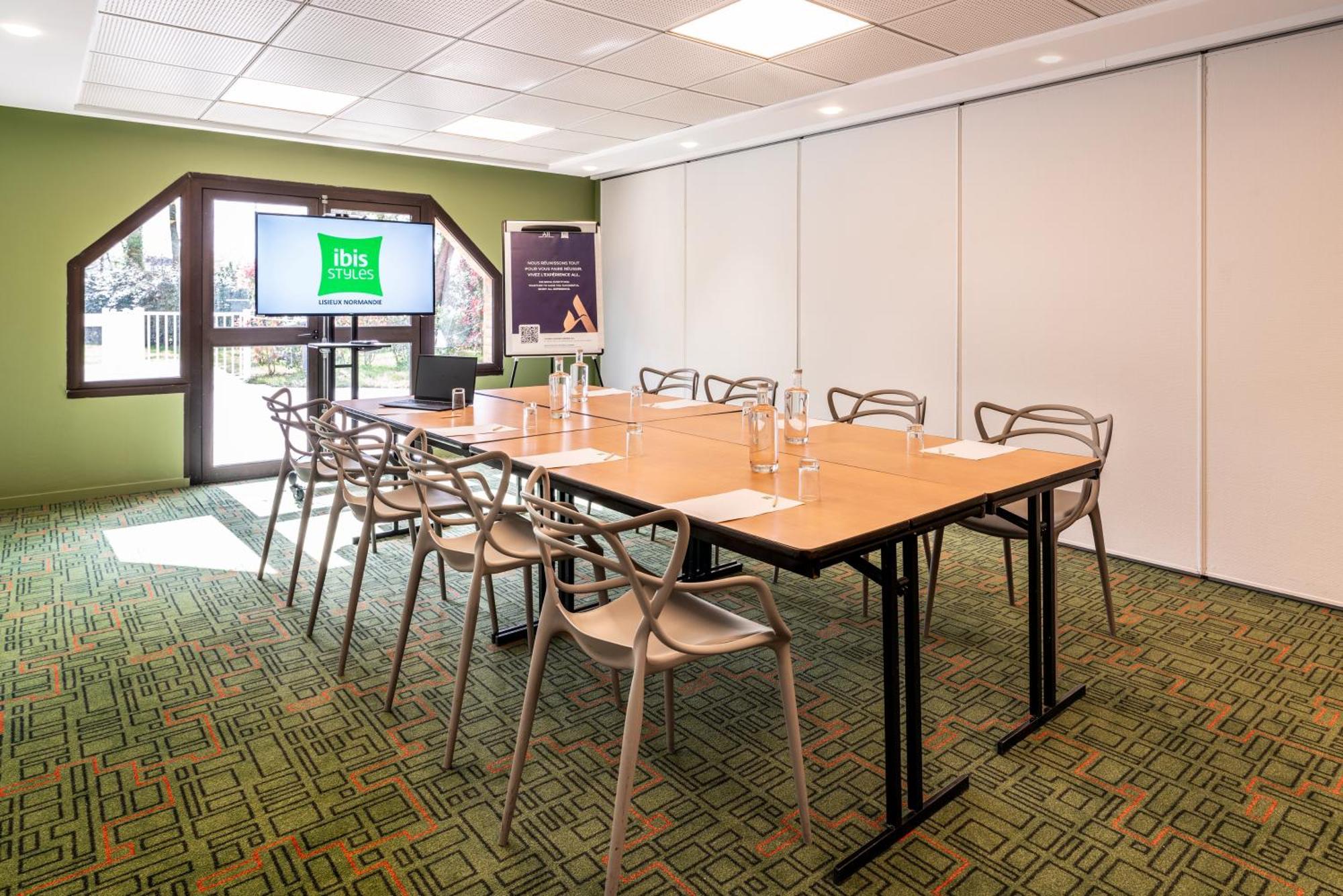 Ibis Styles Lisieux Normandie Εξωτερικό φωτογραφία