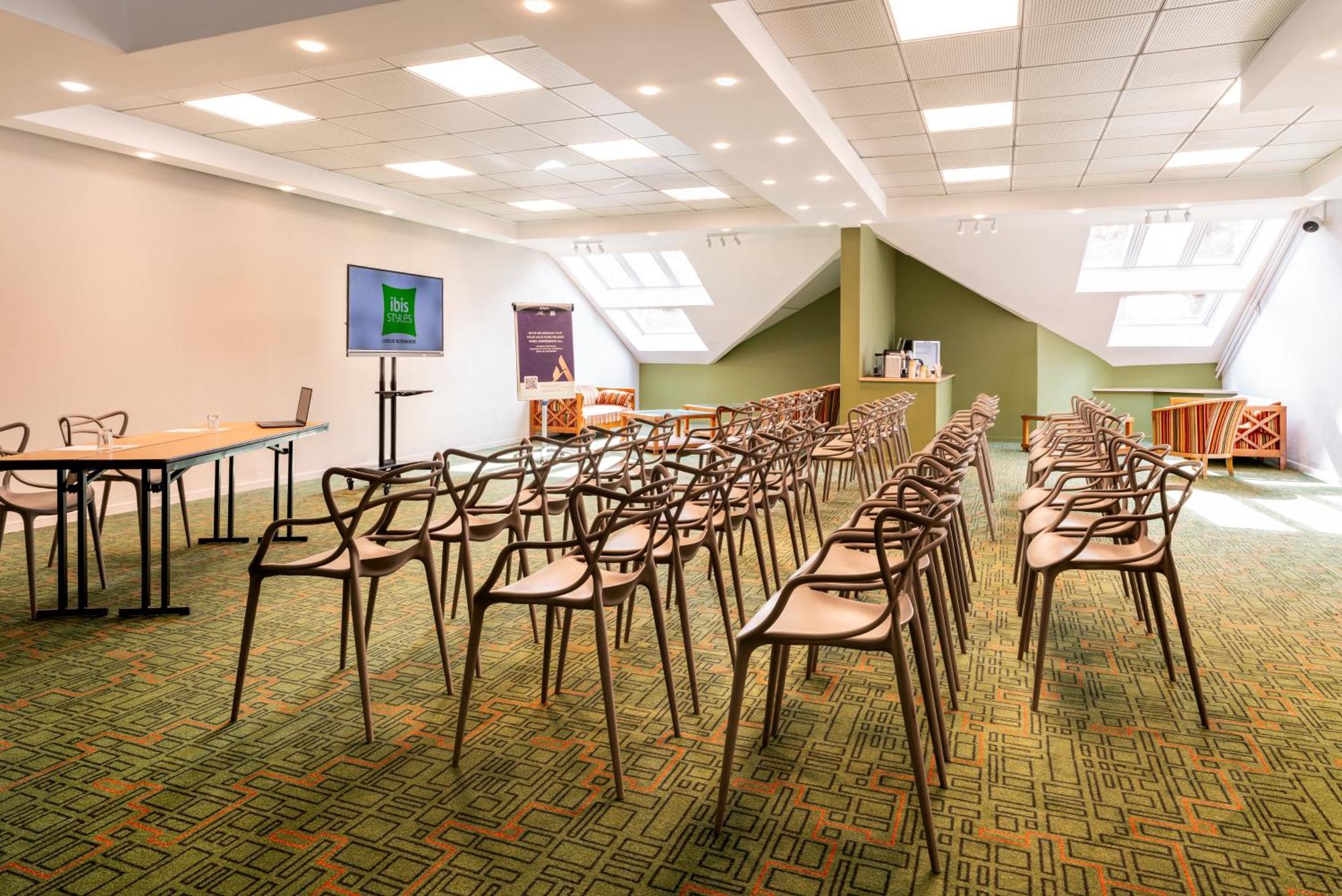 Ibis Styles Lisieux Normandie Εξωτερικό φωτογραφία